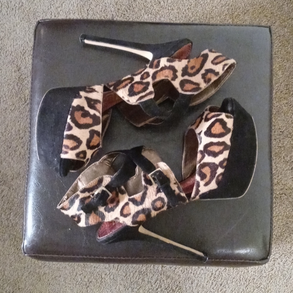 Shoes - Picture 2 of 3